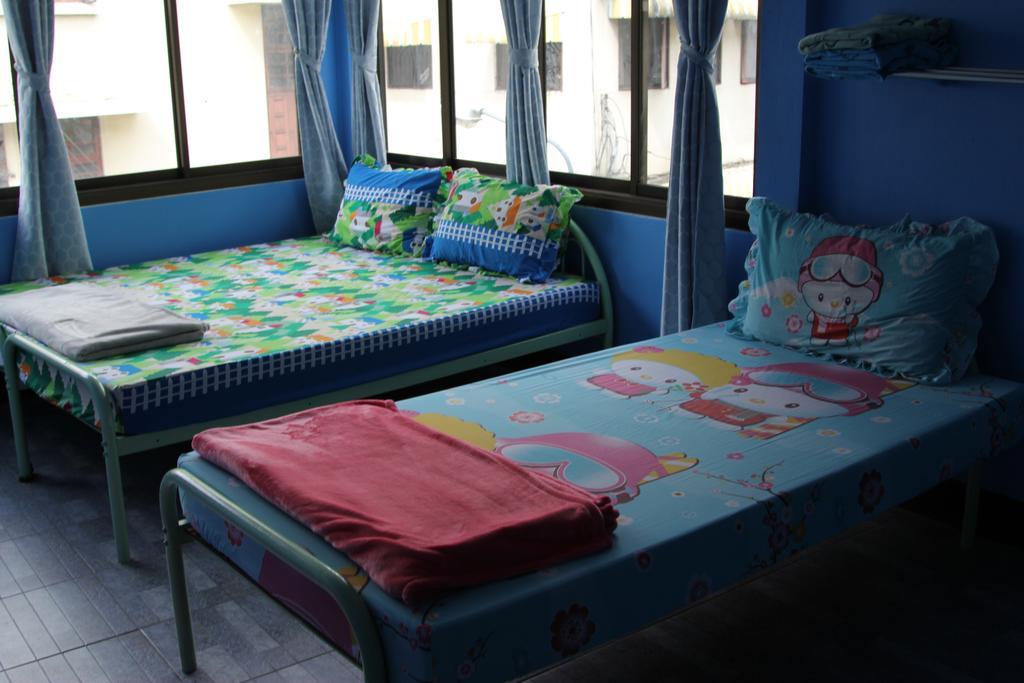 New C.H. Guest House Bangkok Ruang foto