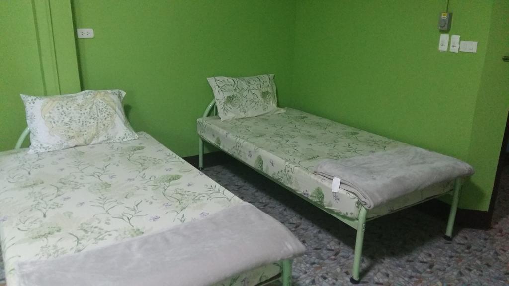 New C.H. Guest House Bangkok Ruang foto