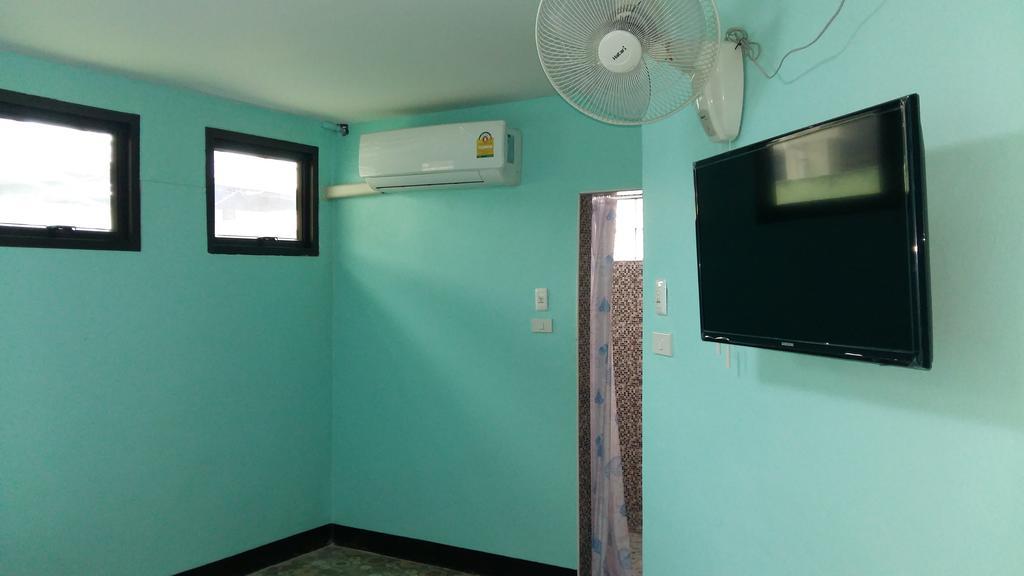 New C.H. Guest House Bangkok Ruang foto