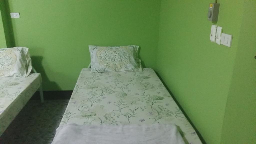 New C.H. Guest House Bangkok Ruang foto