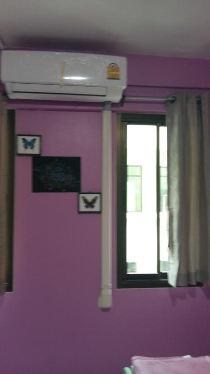 New C.H. Guest House Bangkok Bagian luar foto