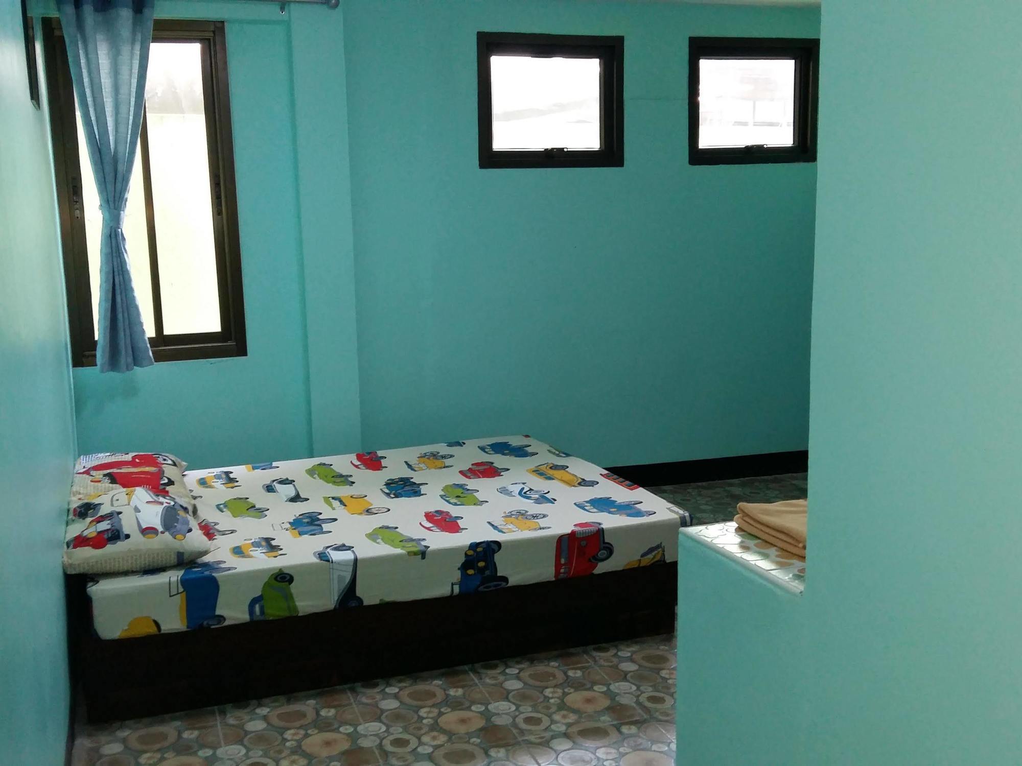 New C.H. Guest House Bangkok Bagian luar foto